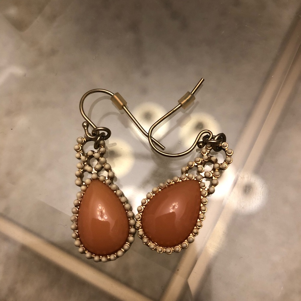 Gorgeous banana republic coral drop earrings !